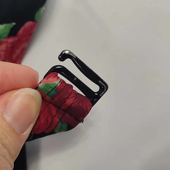 Hot Topic Floral Skull Patterned Ruffle Swim Top - Picture 7 of 10